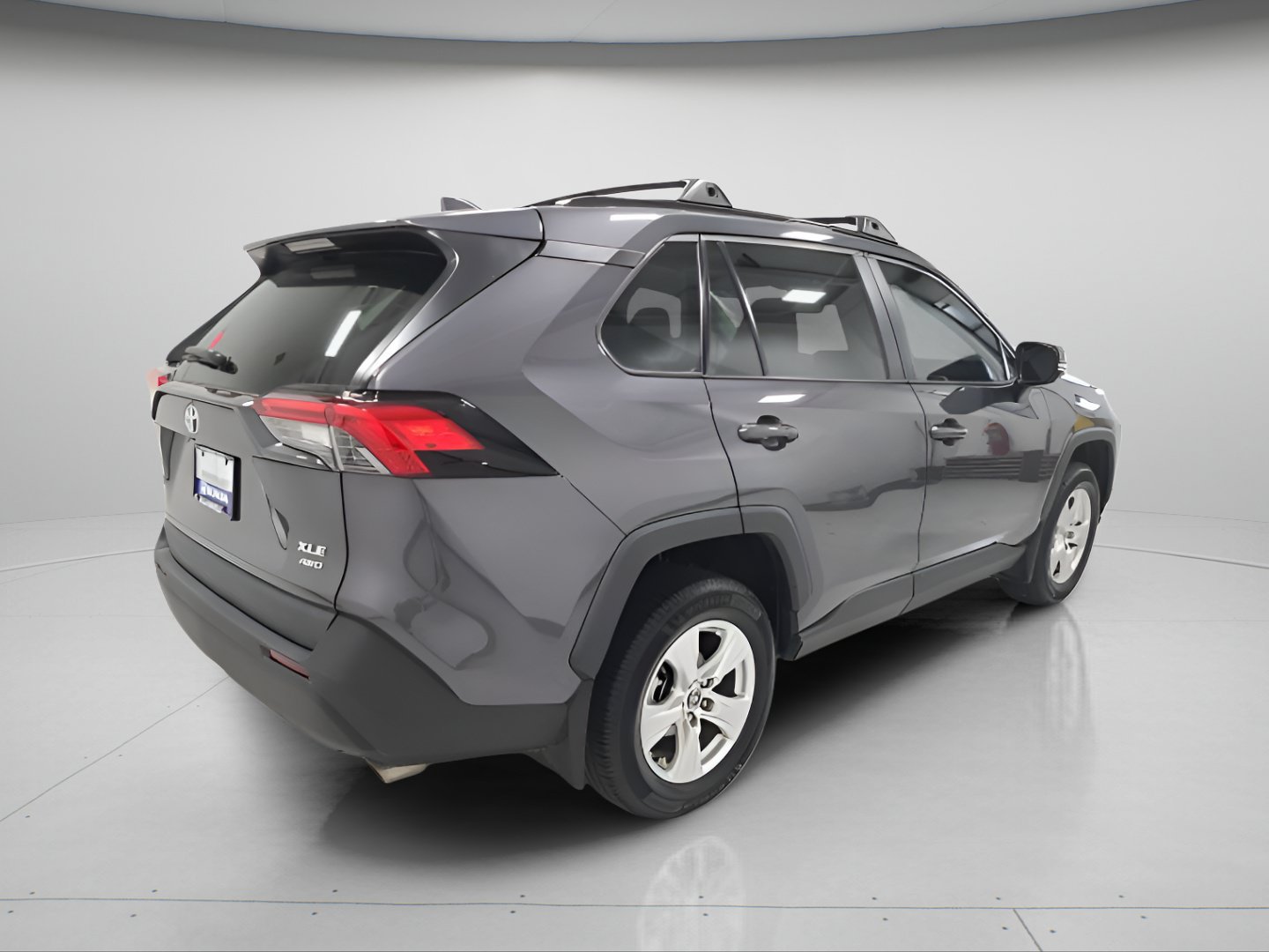 Used 2021 Toyota RAV4 XLE AWD/4WD image 6