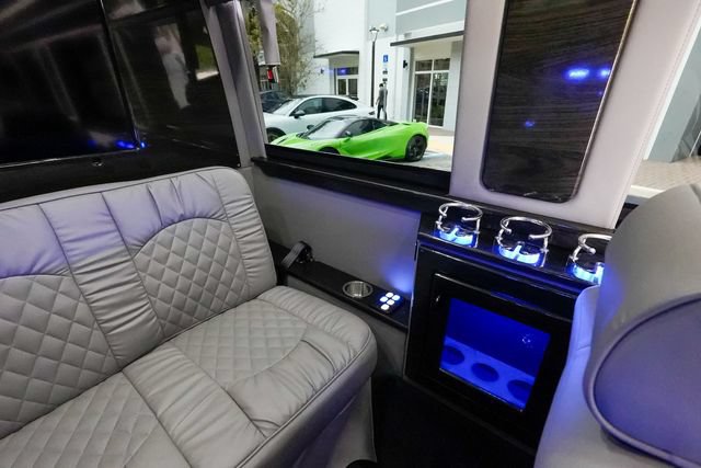 Used 2018 Mercedes-Benz Sprinter 3500 image 70