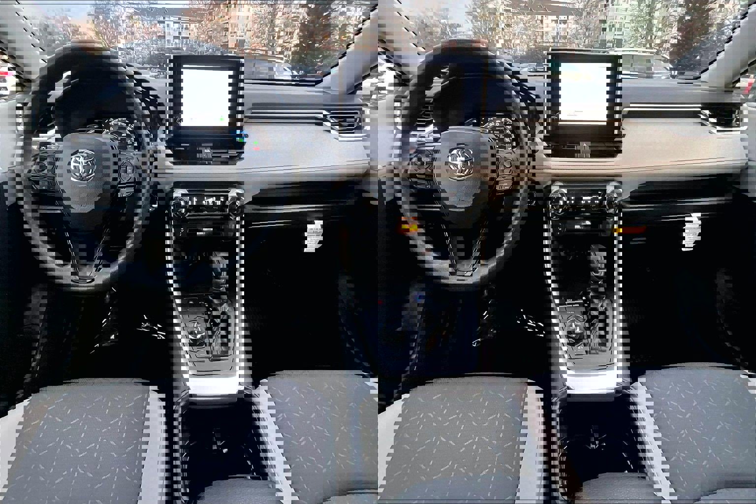 Used 2025 Toyota RAV4 XLE image 14