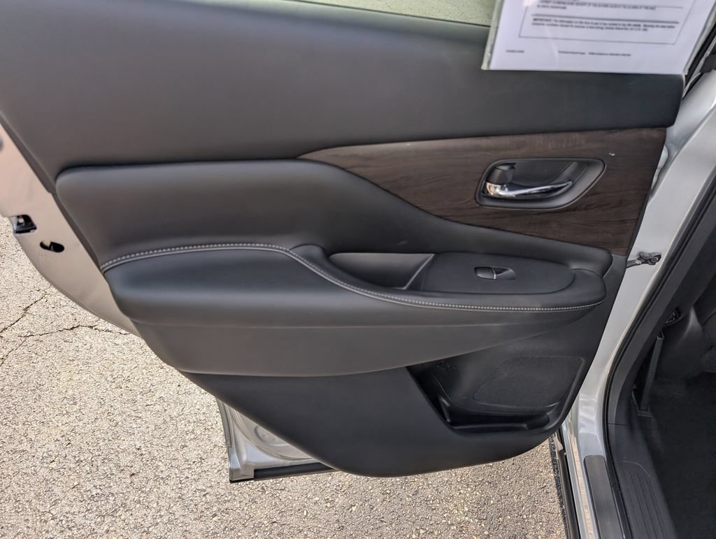 Used 2020 Nissan Murano Platinum AWD/4WD image 10