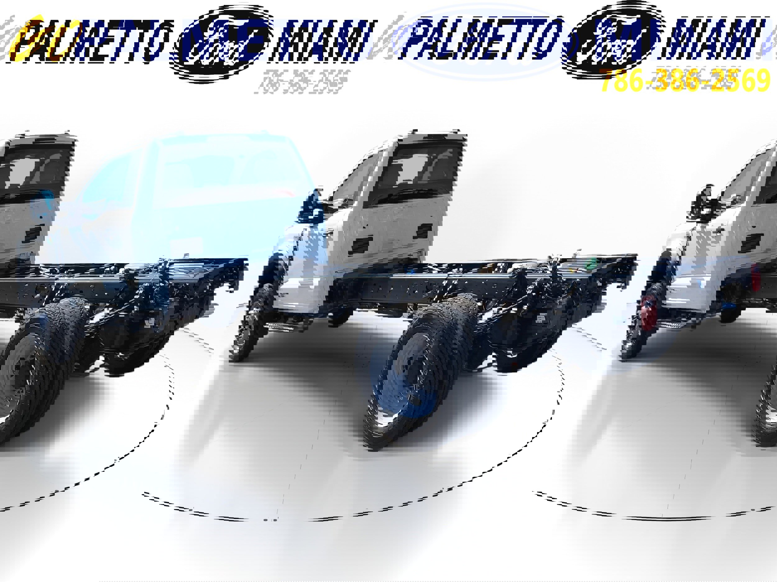 New 2026 Ford F550 4x4 Regular Cab Super Duty w/ XL Chrome Package image 4