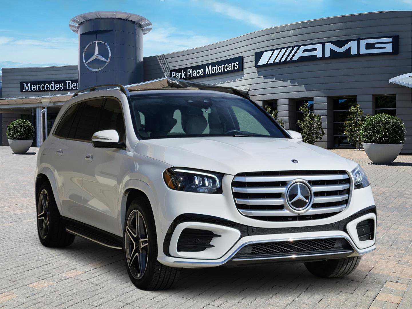 Used 2024 Mercedes-Benz GLS 450 4MATIC image 2