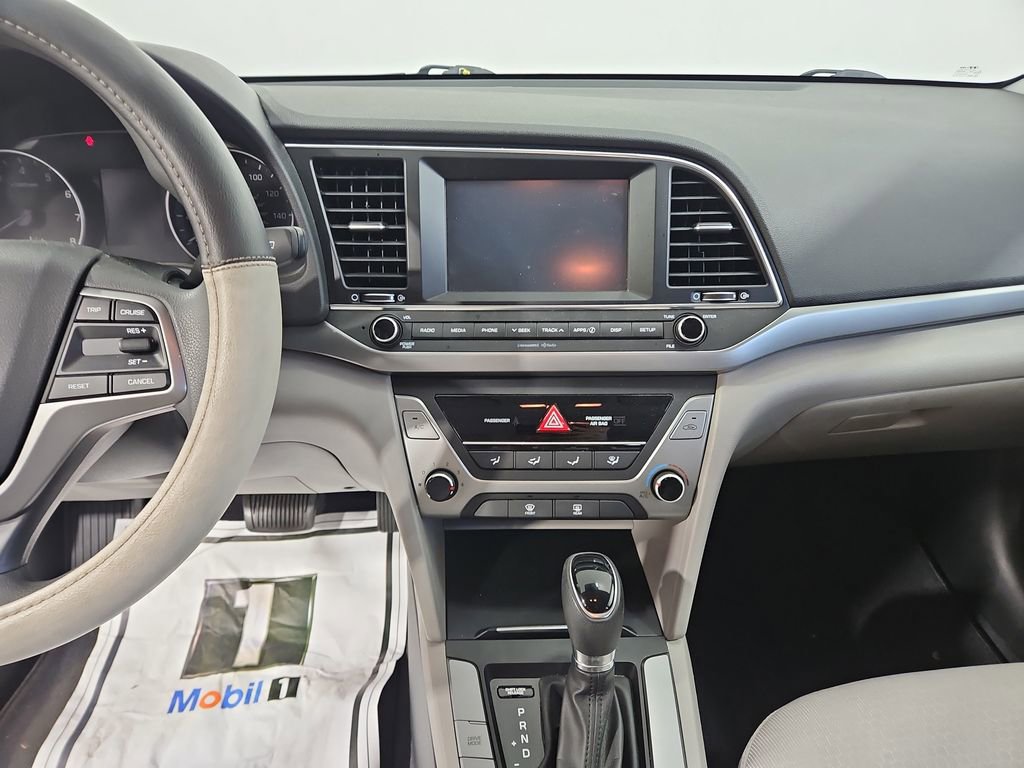 Used 2017 Hyundai Elantra SE FWD image 18