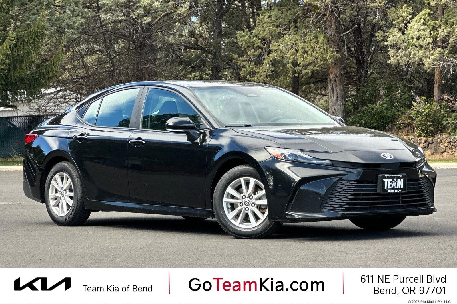 Used 2025 Toyota Camry LE image 1