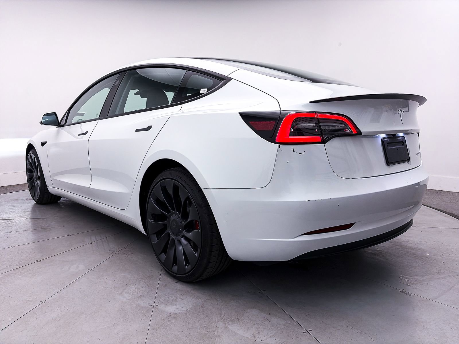 Used 2023 Tesla Model 3 Performance image 9