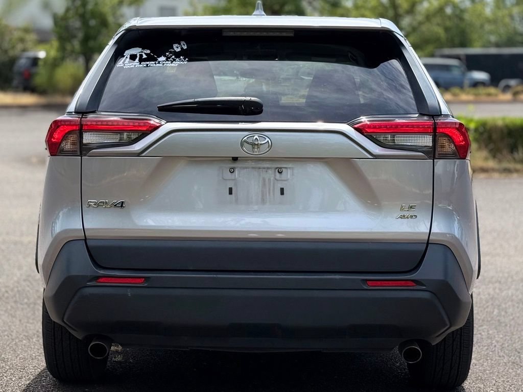 Certified 2022 Toyota RAV4 LE AWD/4WD image 4