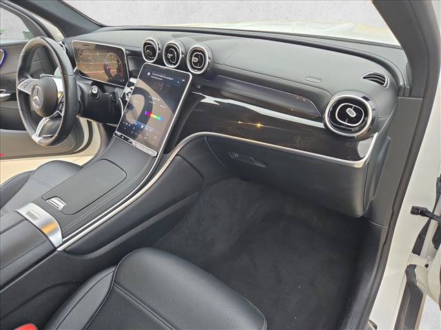 Used 2024 Mercedes-Benz GLC 300 w/ Winter Package image 22