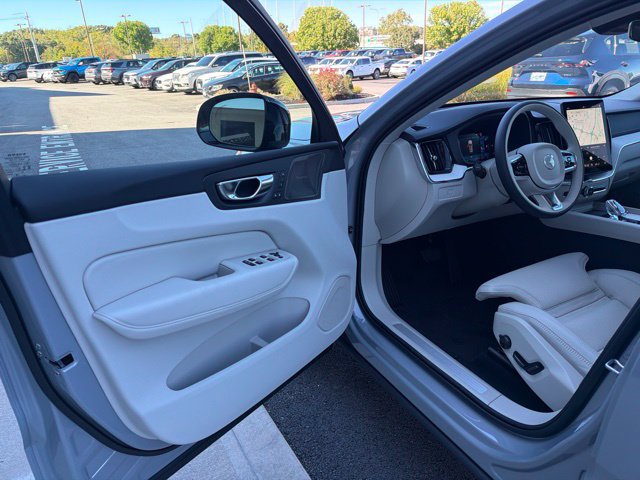 New 2027 Volvo XC60 B5 Ultra AWD/4WD image 11