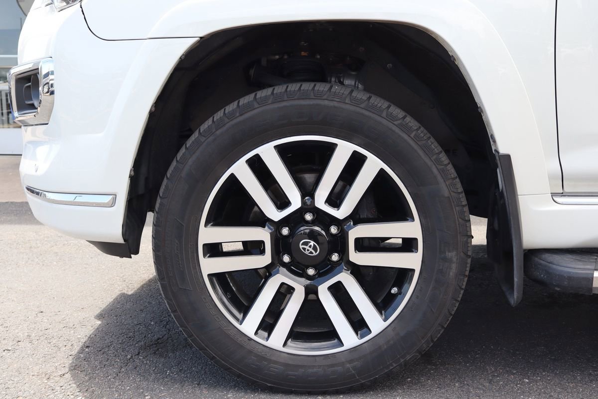 Used 2015 Toyota 4Runner Limited AWD/4WD image 25
