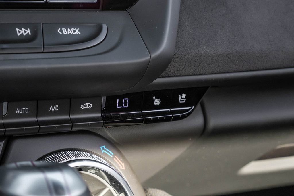 Used 2018 Chevrolet Camaro ZL1 image 22