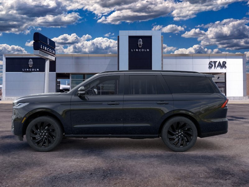 New 2026 Lincoln Navigator Reserve w/ Jet Appearance Package AWD/4WD image 3