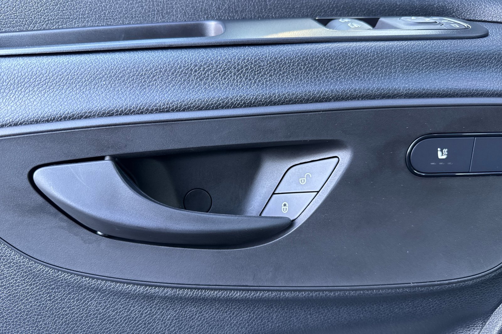 Used 2025 Mercedes-Benz Sprinter 2500 image 11