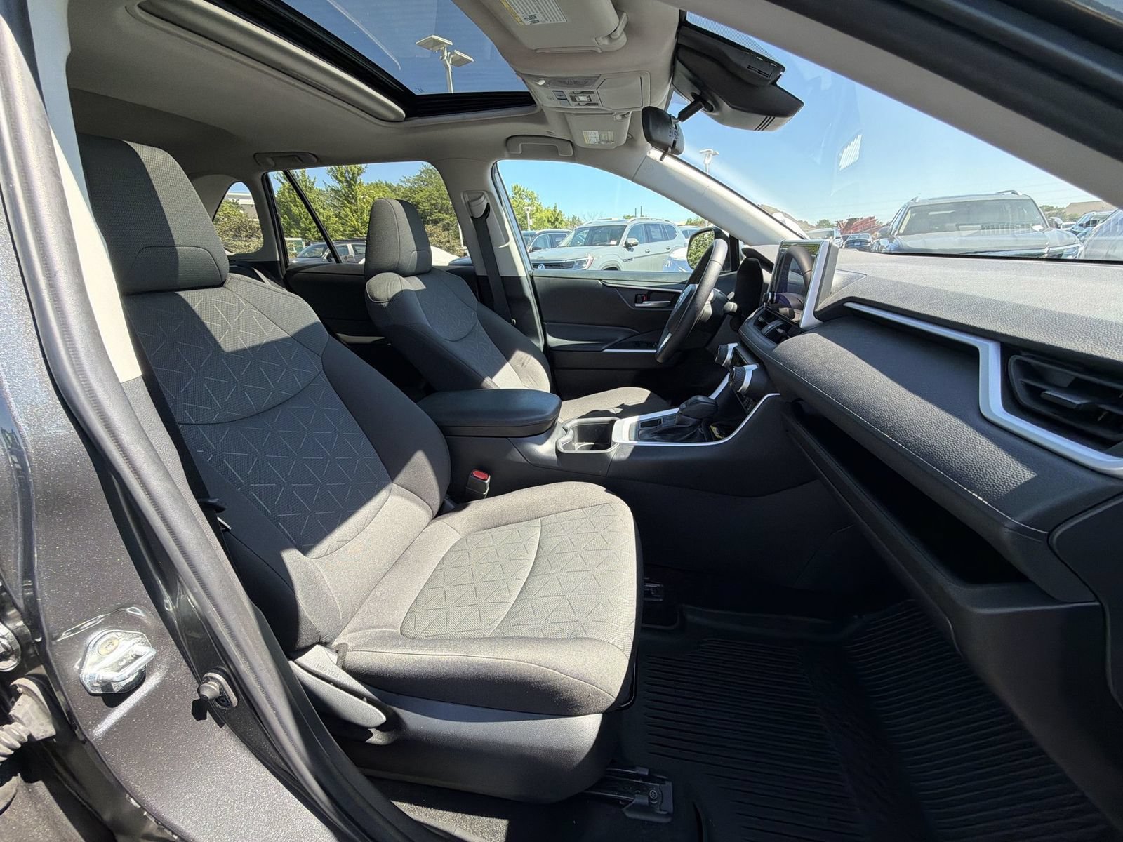 Used 2023 Toyota RAV4 XLE w/ Convenience Package AWD/4WD image 23