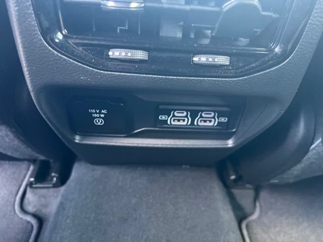 Used 2025 Jeep Grand Cherokee Altitude AWD/4WD image 20