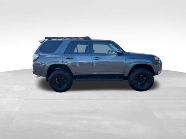Used 2022 Toyota 4Runner SR5 Premium w/ Moonroof Package AWD/4WD image 4
