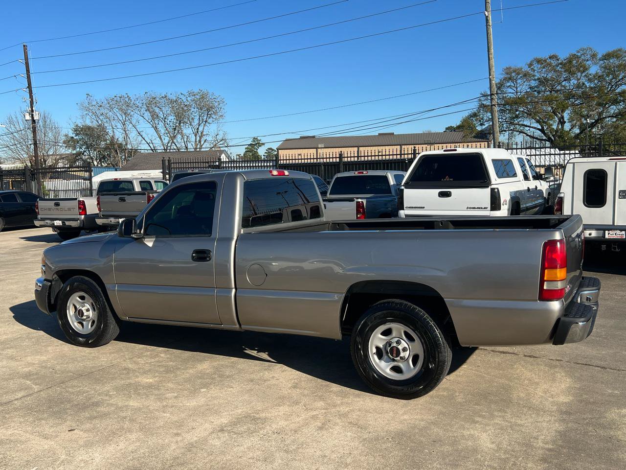 Used 2003 GMC Sierra 1500 W/T RWD image 3