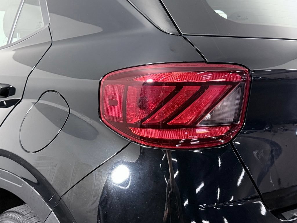 Used 2022 Hyundai Venue SE FWD image 8