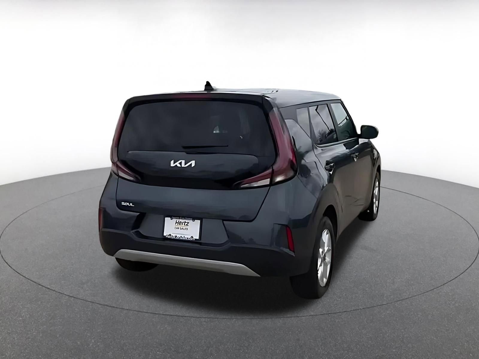 Used 2025 Kia Soul LX w/ LX Technology Package FWD image 14
