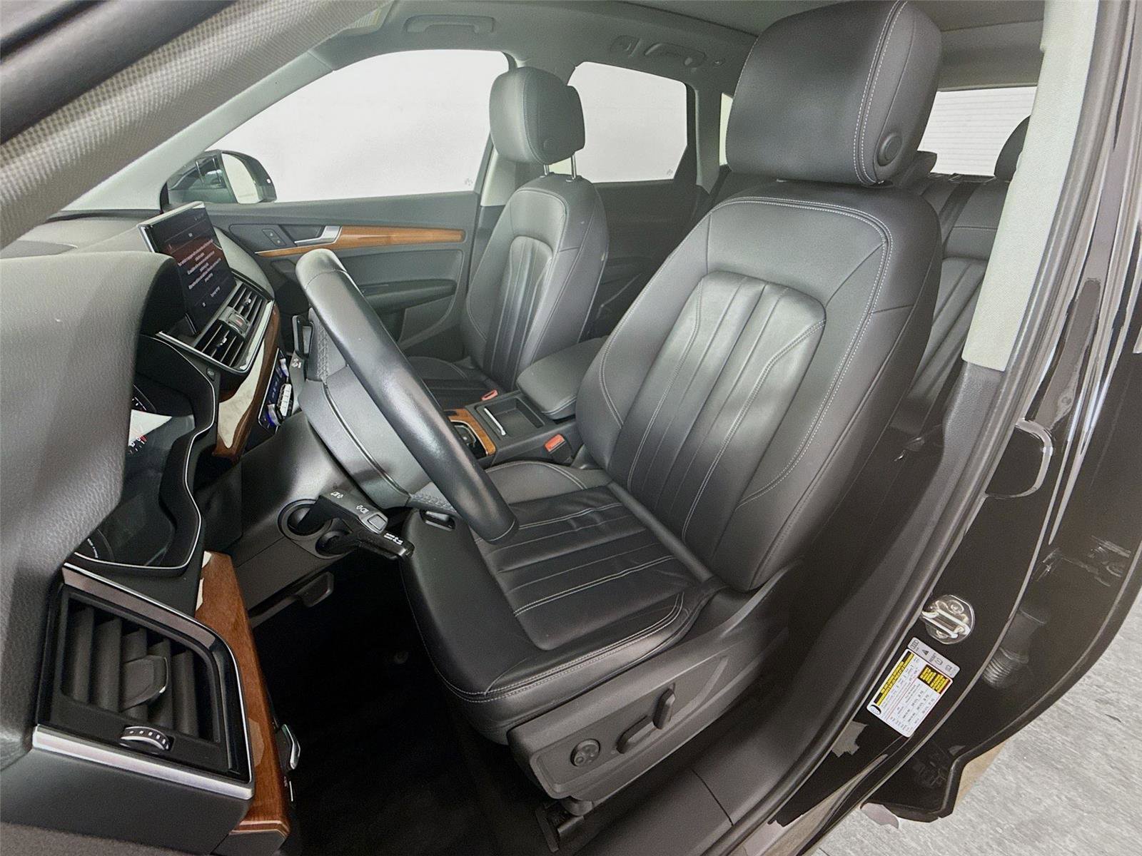 Used 2021 Audi Q5 Premium w/ Convenience Package image 2