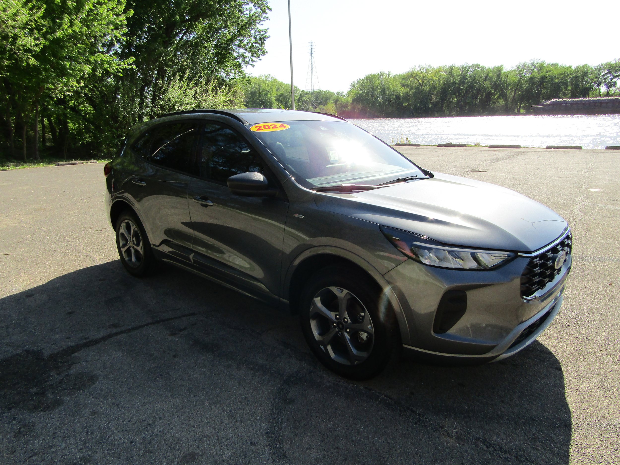Used 2024 Ford Escape ST-Line w/ Tech Pack #1 AWD/4WD image 6