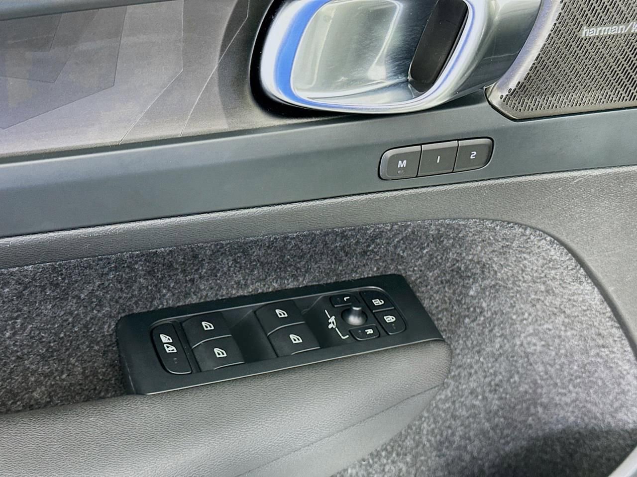 Used 2023 Volvo C40 P8 Recharge Ultimate image 30