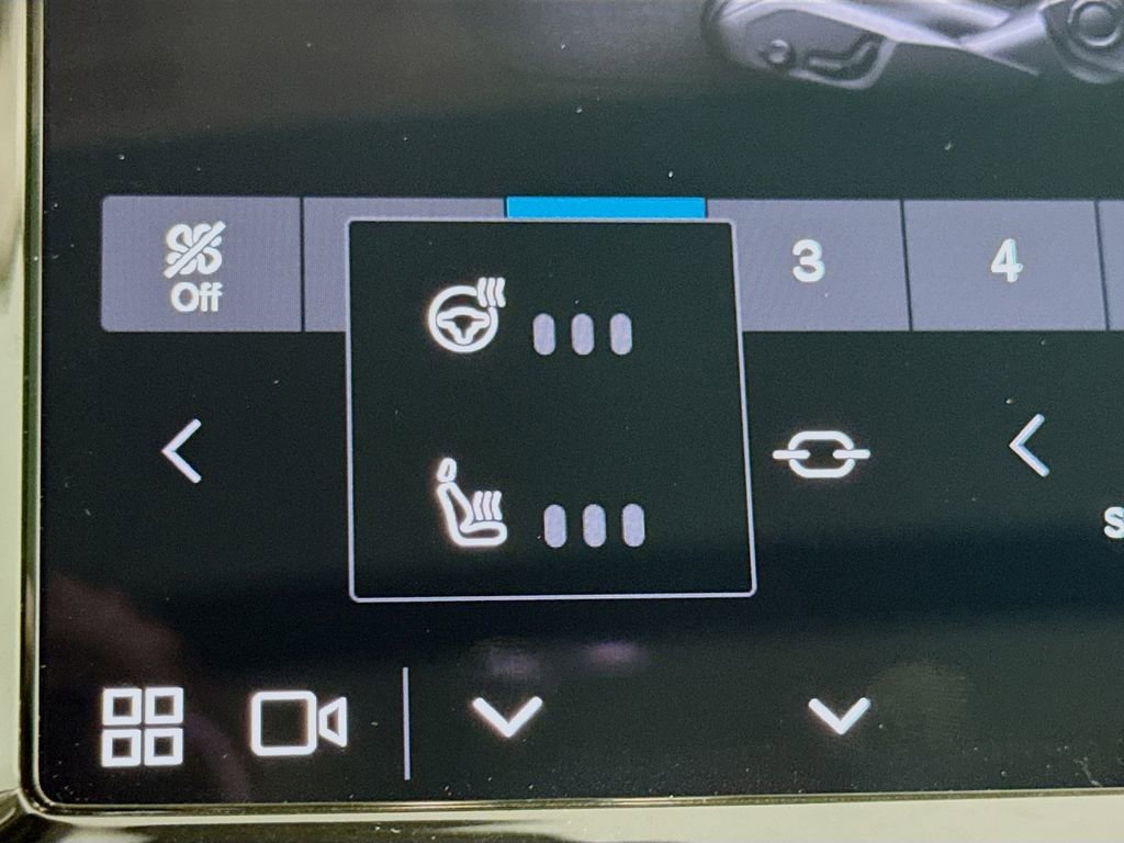 Used 2025 Volvo XC60 B5 Core w/ Protection Package Premier image 20