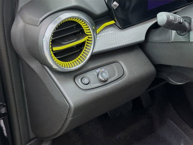 New 2026 Chevrolet Trax LT w/ Sunroof Package image 13