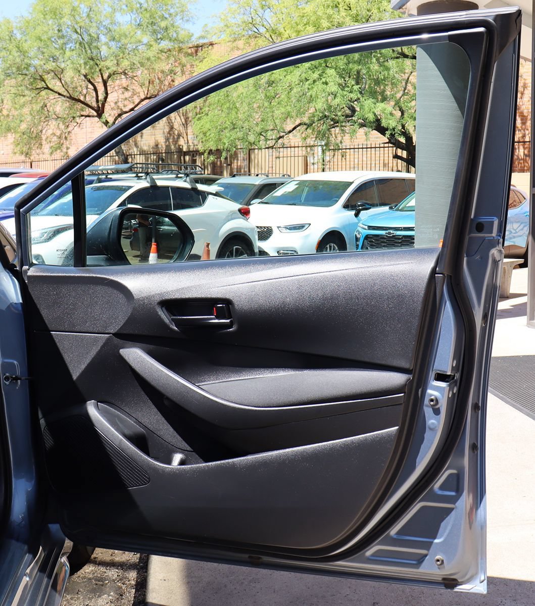 Used 2022 Toyota Corolla LE FWD image 33