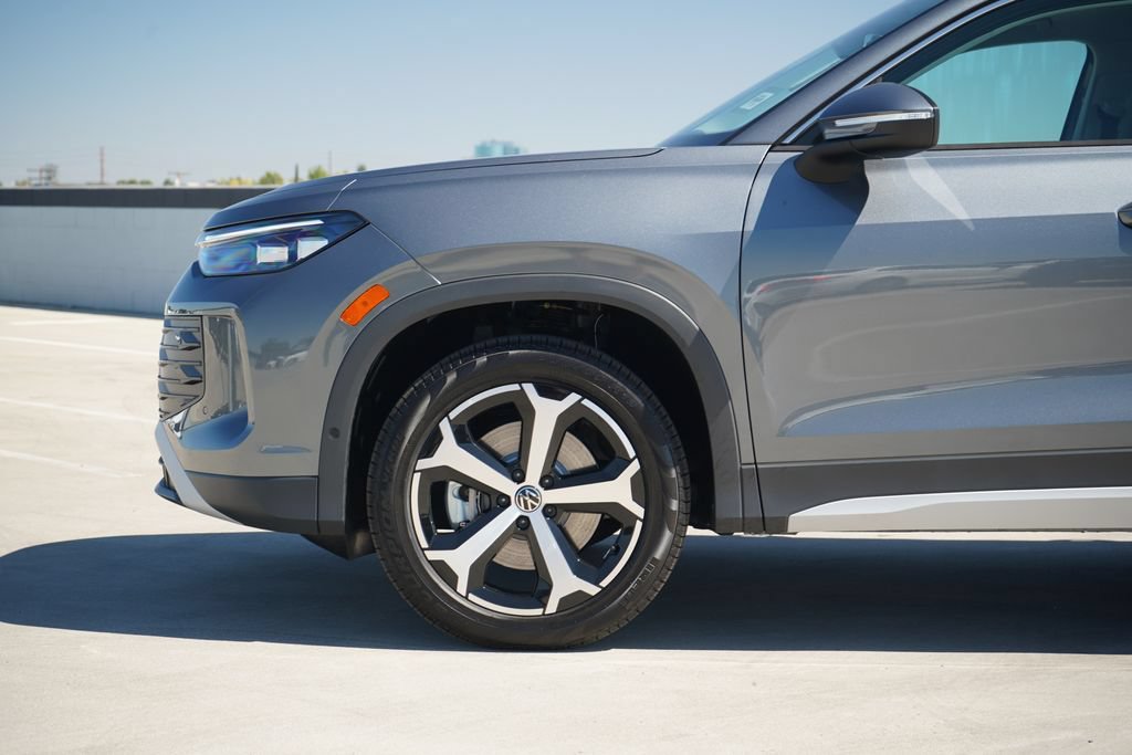 New 2026 Volkswagen Tiguan SE AWD/4WD image 2