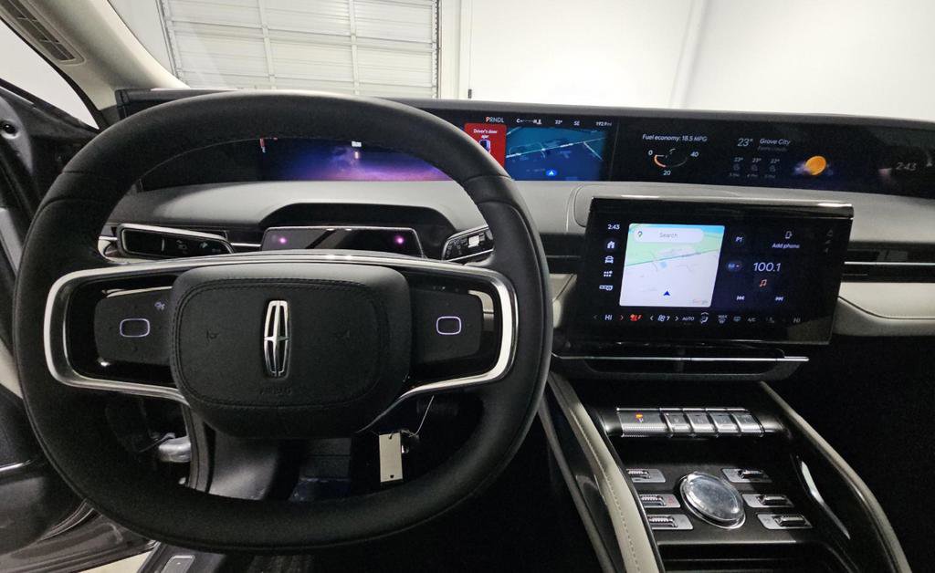 Used 2025 Lincoln Nautilus Premier image 7