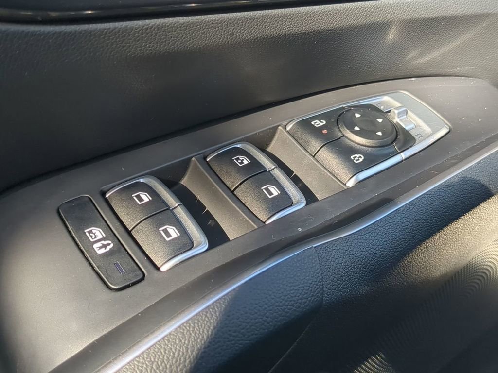 Used 2025 Kia Sorento S w/ Panoramic Sunroof Package image 24