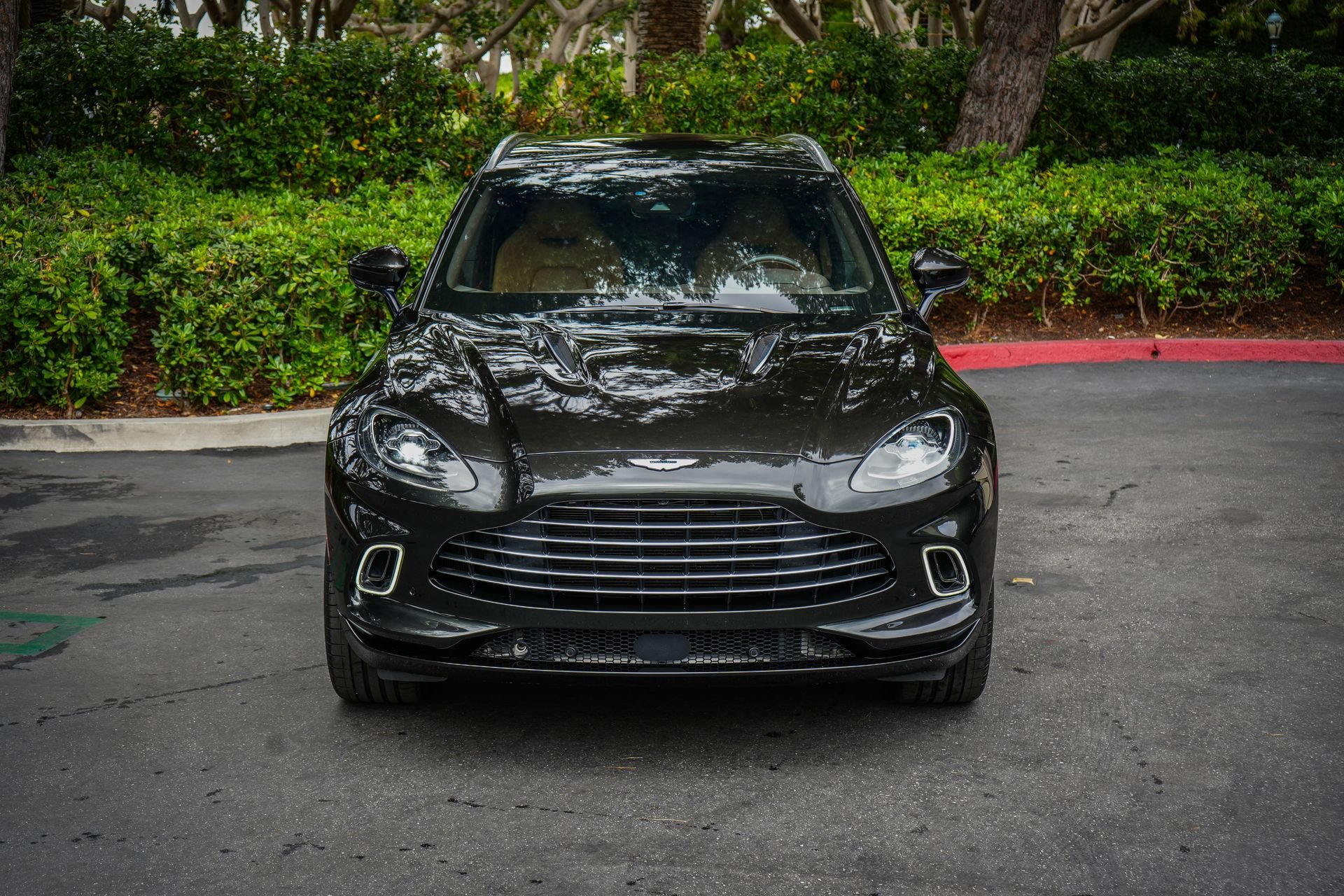 Used 2022 Aston Martin DBX AWD/4WD image 5