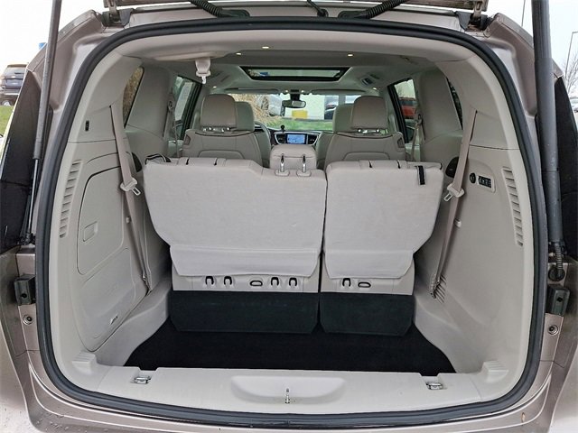 Used 2017 Chrysler Pacifica Limited image 28