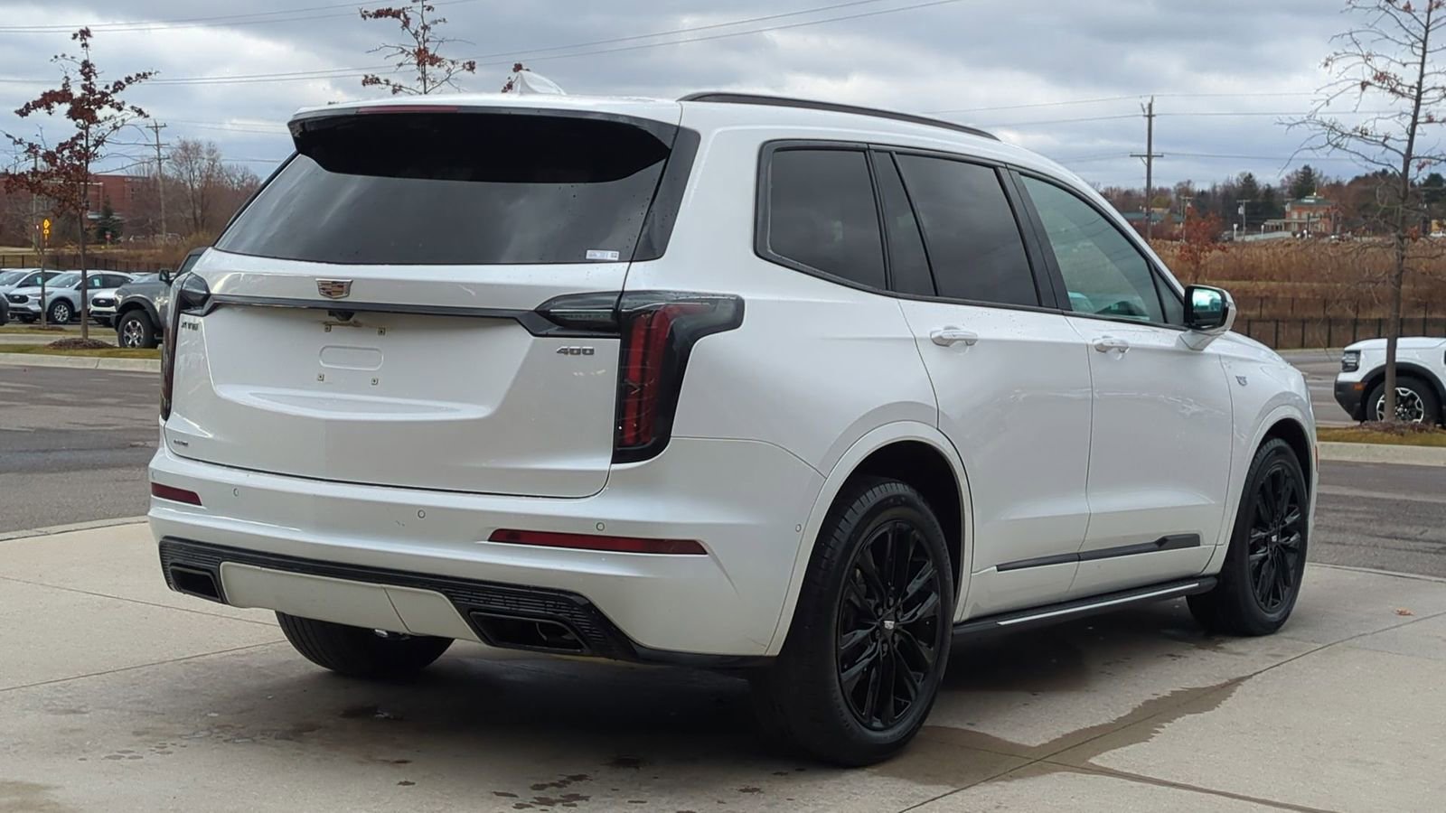 Used 2021 Cadillac XT6 Sport w/ LPO, ONYX Package image 7