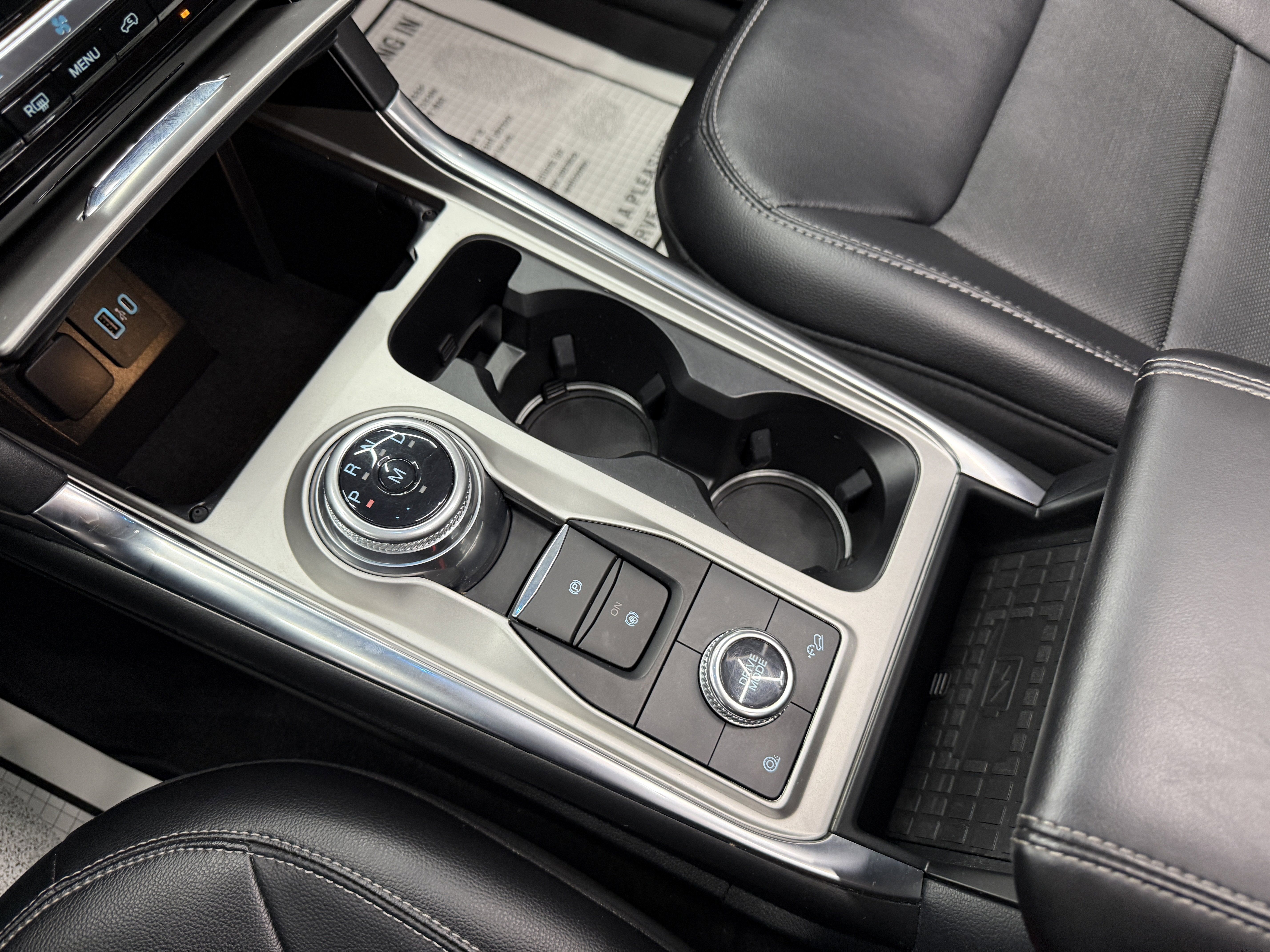 Used 2021 Ford Explorer Limited image 22