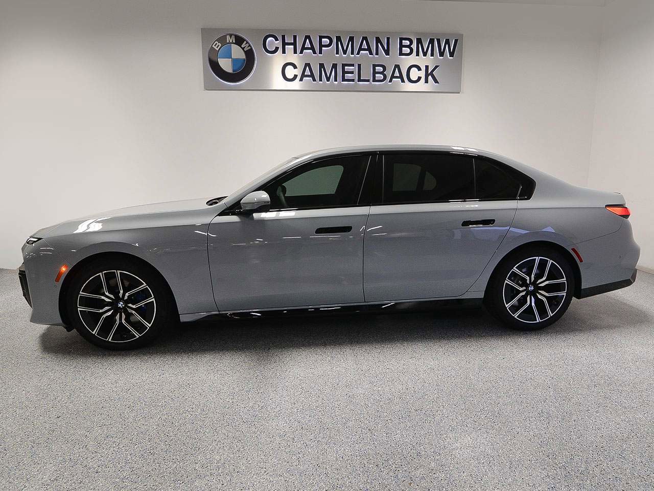 New 2026 BMW 760i xDrive w/ Luxury Rear Seating Package image 3
