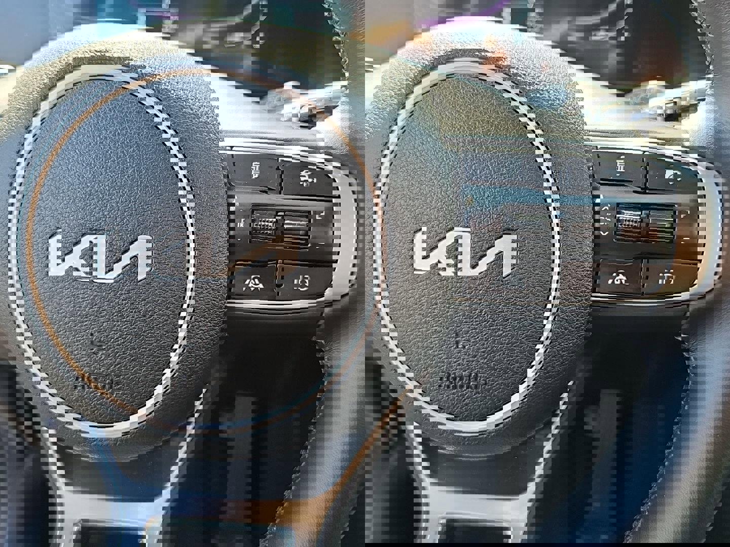 Used 2025 Kia Sportage X-Line w/ Premium Package image 24