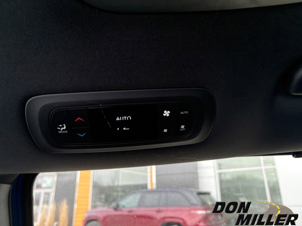 New 2026 Chrysler Pacifica Select w/ S Appearance Package image 27