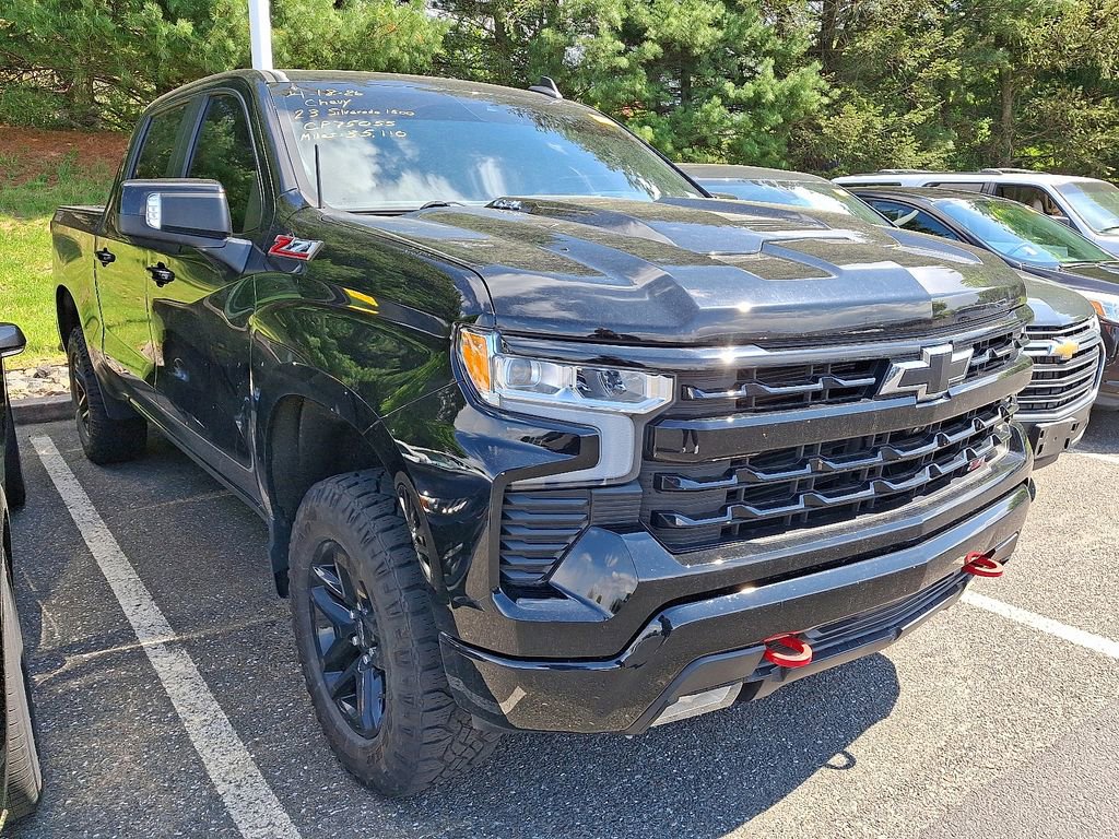 Used 2023 Chevrolet Silverado 1500 LT Trail Boss w/ LT Trail Boss Premium Package AWD/4WD image 3