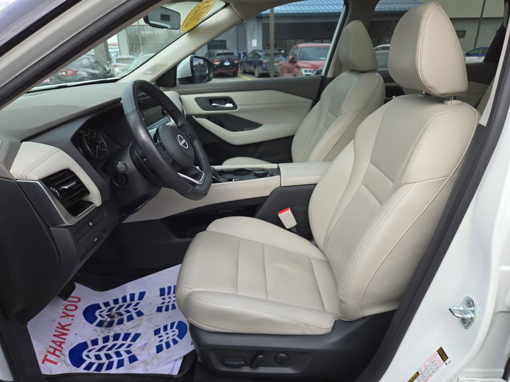 Used 2023 Nissan Rogue SL w/ SL Premium Package image 14