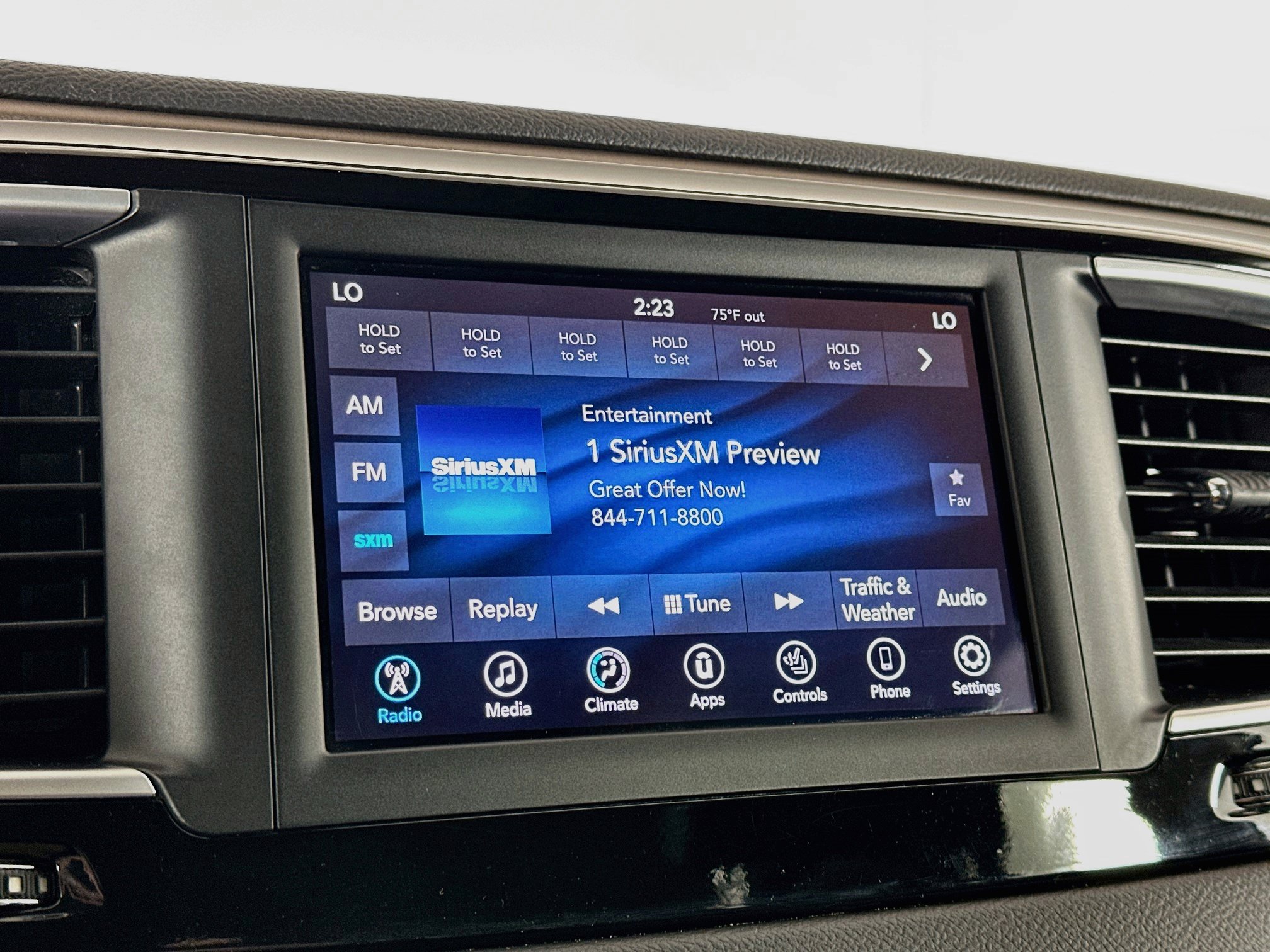 Used 2018 Chrysler Pacifica Touring-L FWD image 21