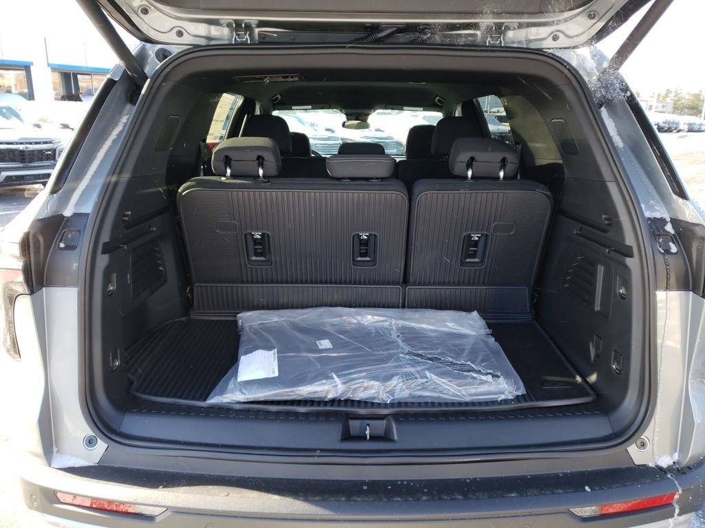 New 2026 Chevrolet Traverse LT w/ LPO, Floor Liner Package image 20