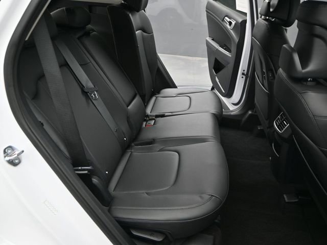 Used 2025 Kia Sportage EX FWD image 14