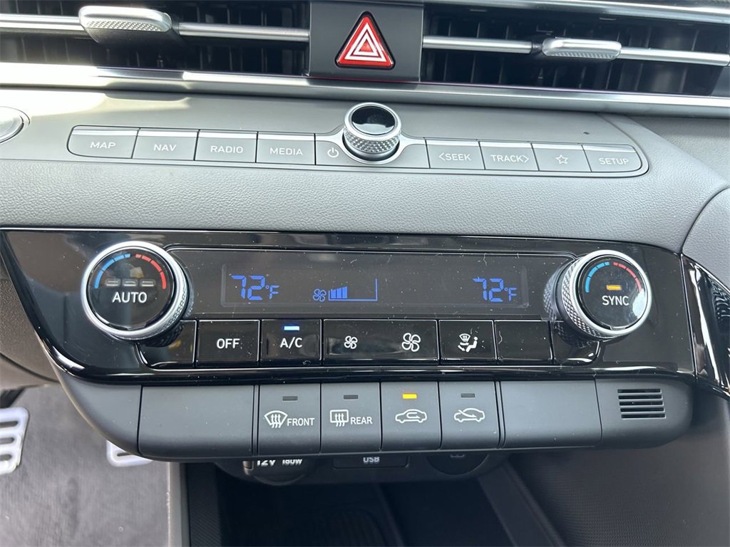 New 2025 Hyundai Elantra SEL image 23