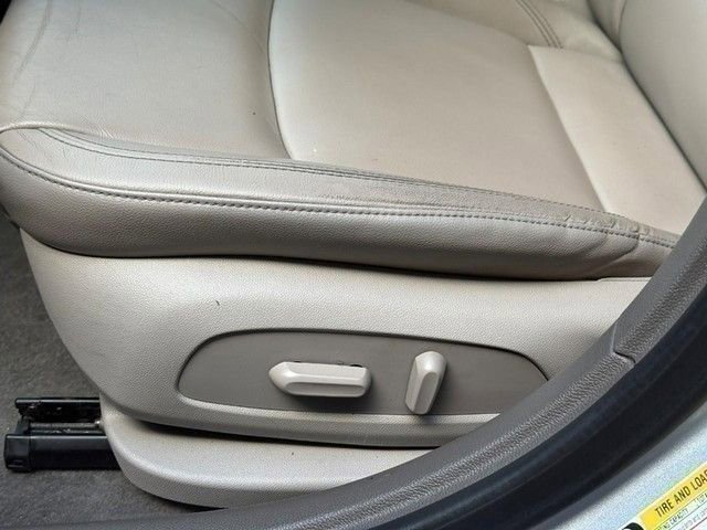 Used 2018 Chevrolet Cruze Premier image 18