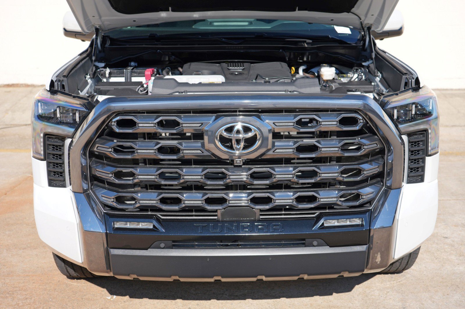 Used 2024 Toyota Tundra Platinum AWD/4WD image 8