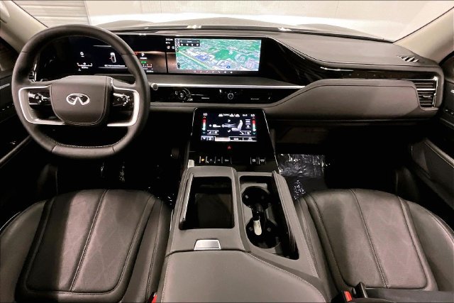 Used 2025 INFINITI QX80 Sensory AWD/4WD image 18