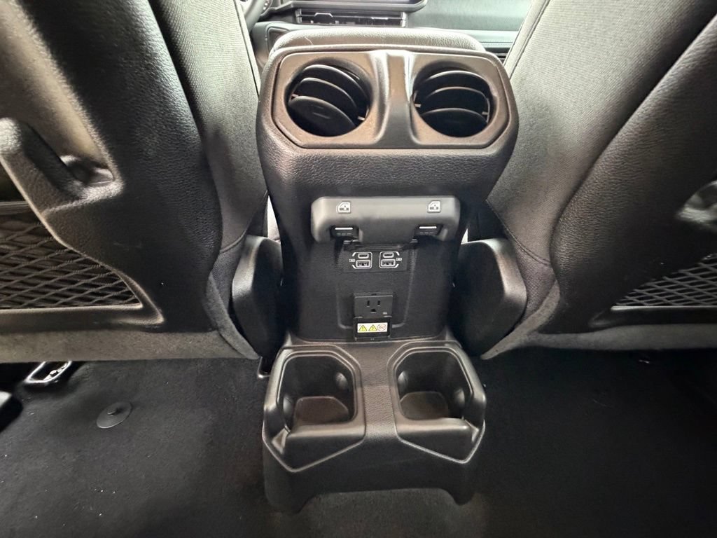 Used 2026 Jeep Gladiator Mojave AWD/4WD image 32