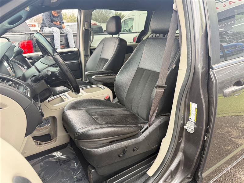 Used 2018 Dodge Grand Caravan SXT FWD image 14