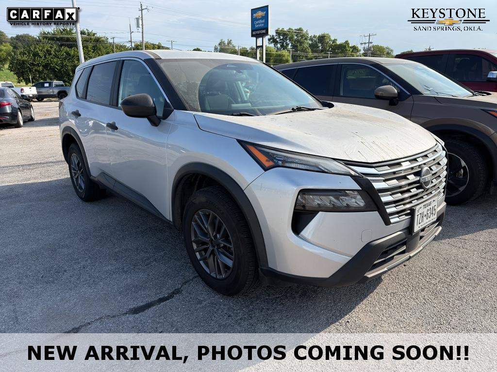 Used 2024 Nissan Rogue S FWD image 1